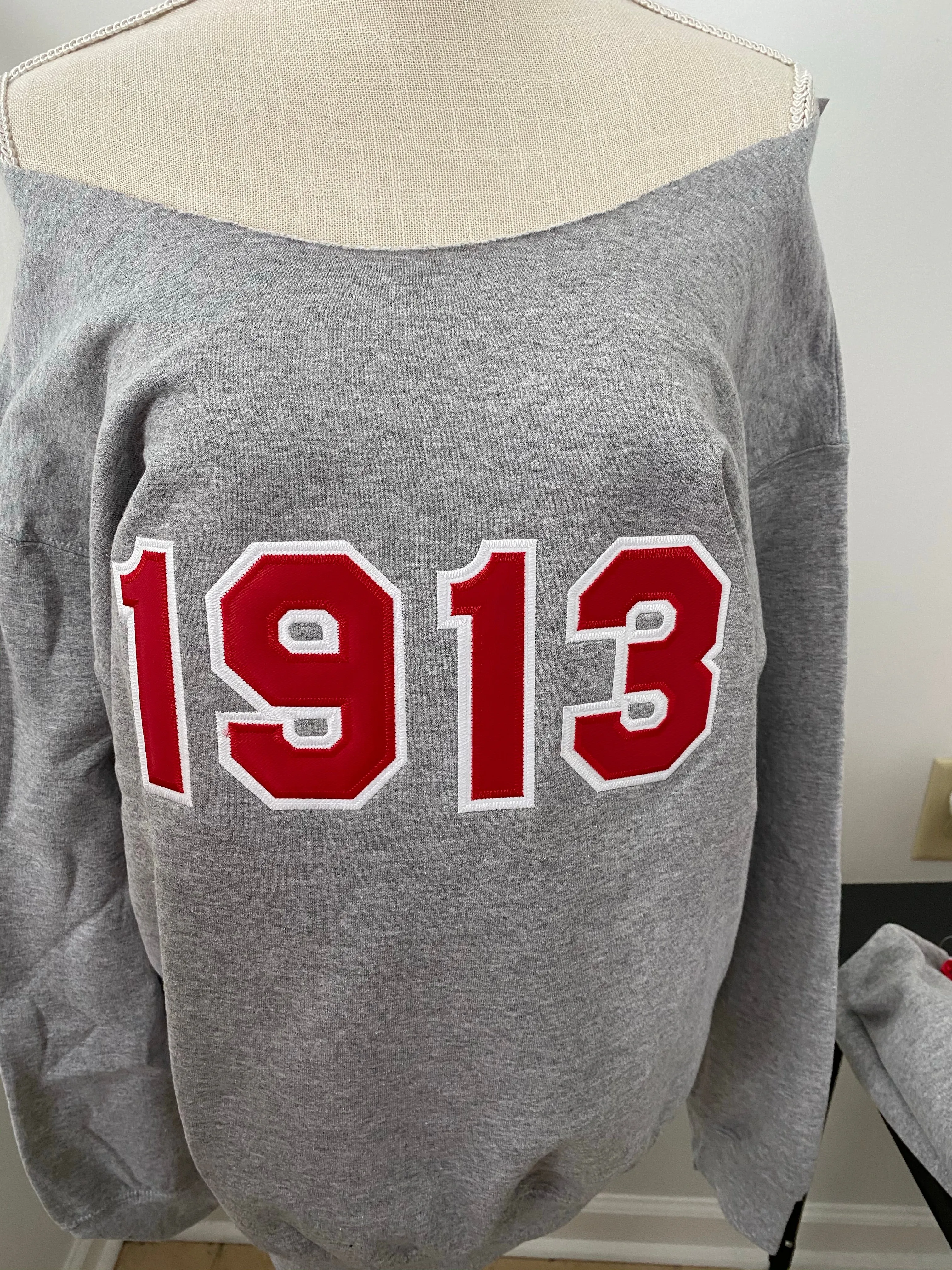 DST Twill 1913 Loose Neck Sweatshirt