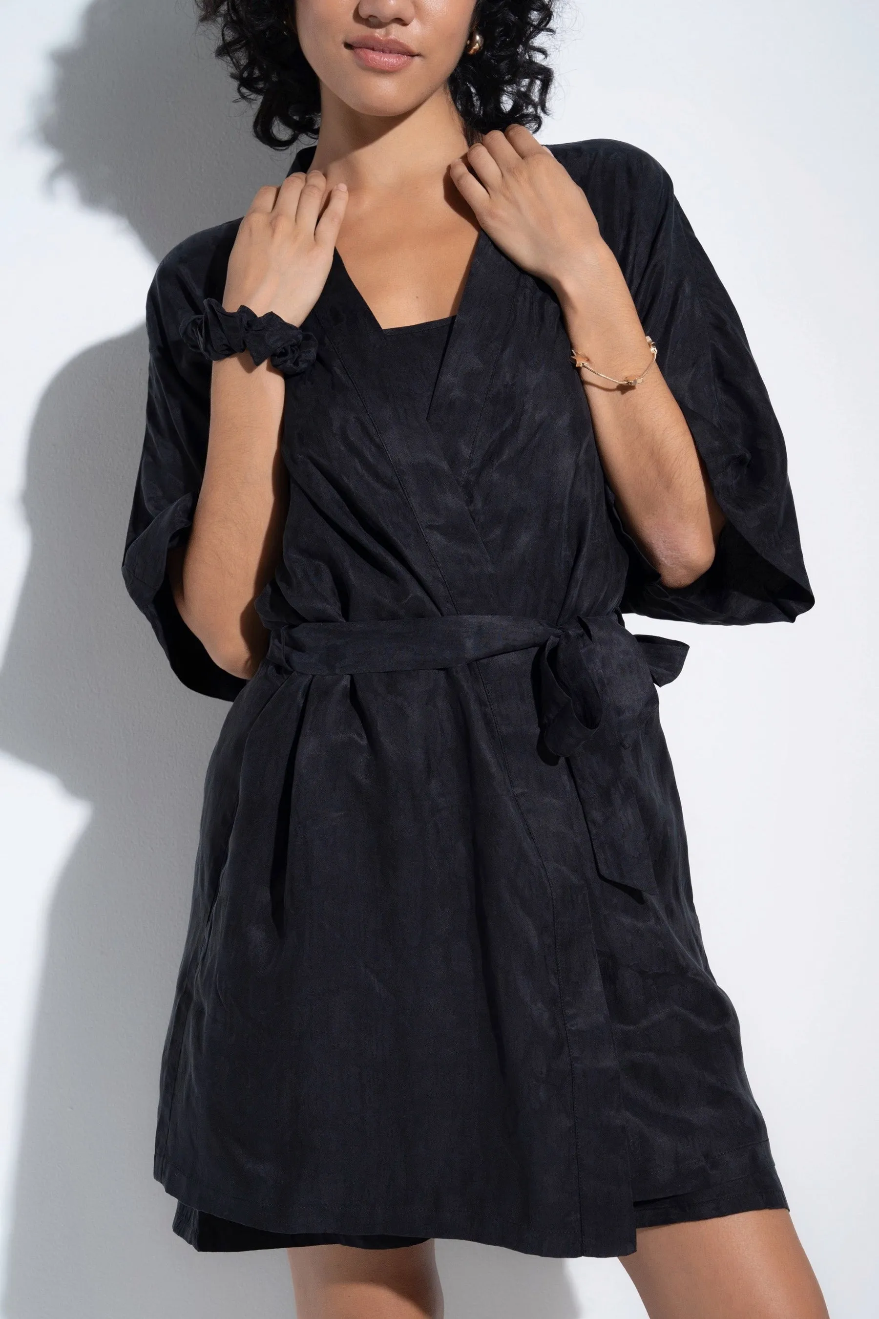 The Short Robe - Black